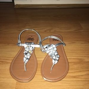 Girls sandals size 4